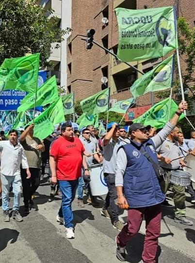 UOCRA Presente en la manifestacion Universitaria en Cordoba