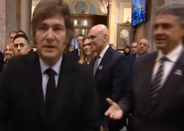 Javier Milei les negó el saludo a Jorge Macri y a Victoria Villarruel