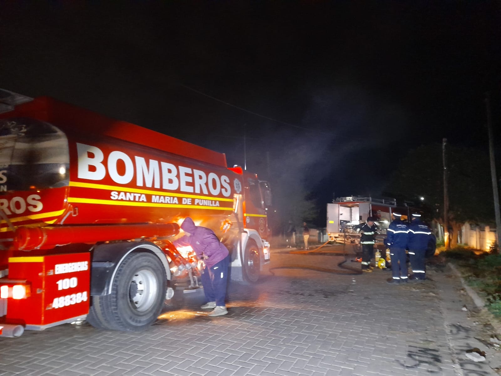 Familia de Santa Maria de Punilla  recibe asistencia tras perder su vivienda en voraz incendio